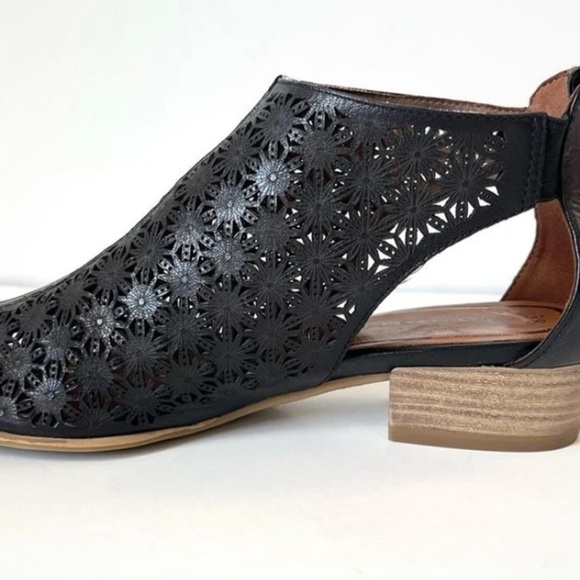 Tamaris Shoes - Tamaris Black Cutout Women's Shoes Anti Slide